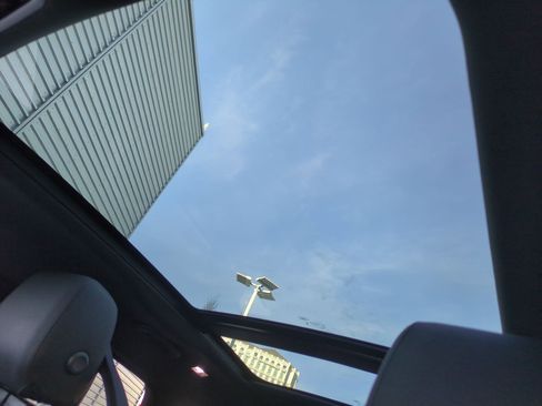 Used 2026 Land Rover Range Rover Velar Dynamic SE image 23