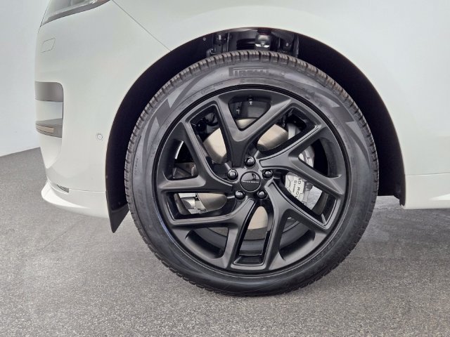 New 2026 Land Rover Range Rover Sport Dynamic SE AWD/4WD image 9