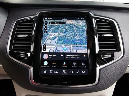 Used 2023 Volvo XC90 B6 Plus w/ Protection Package Premier AWD/4WD image 13
