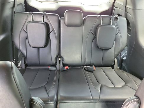Used 2025 Chrysler Pacifica Select FWD image 17