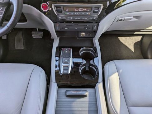 Used 2016 Honda Pilot Touring image 22