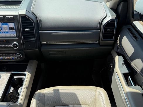 Used 2019 Ford Expedition Max Limited RWD image 12