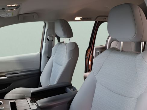 Used 2022 Toyota Sienna LE FWD image 13