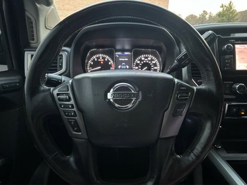 Used 2019 Nissan Titan Platinum Reserve image 27