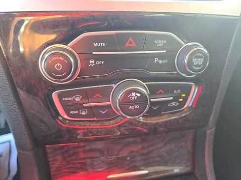 Used 2022 Chrysler 300 Touring L w/ Comfort Group image 29