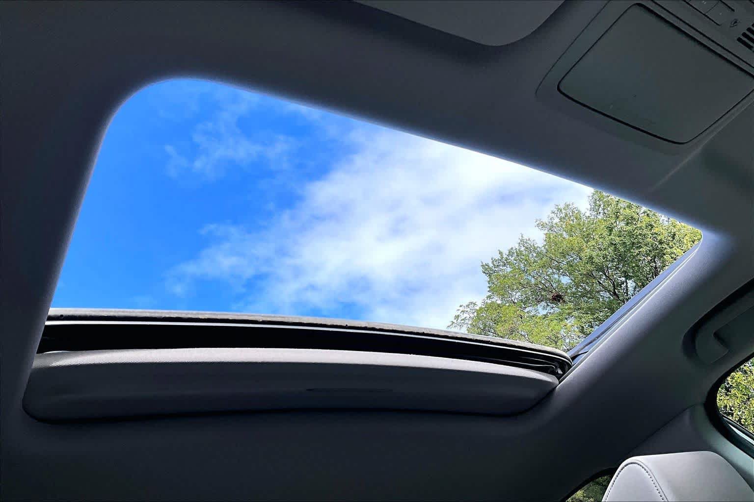 Used 2018 Honda CR-V Touring image 14