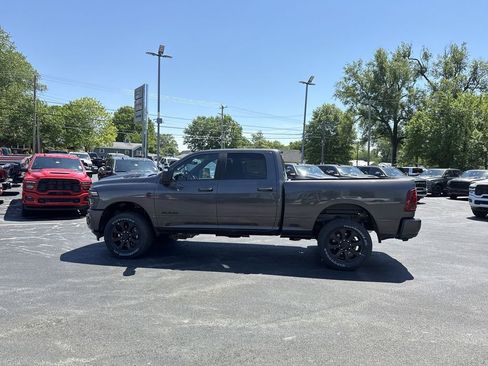 New 2026 RAM 2500 Laramie AWD/4WD image 11