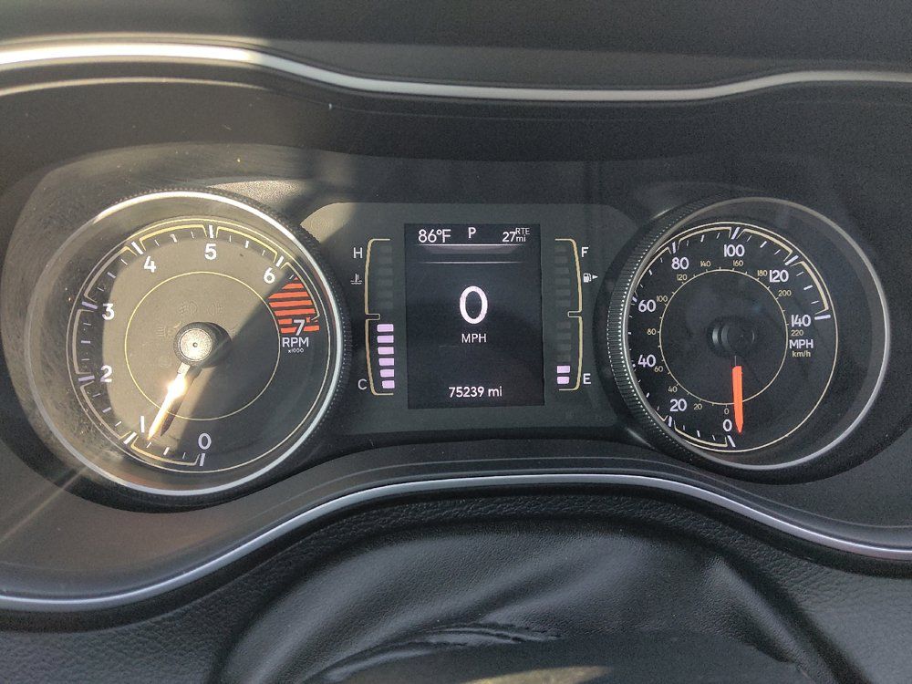 Used 2020 Jeep Cherokee Latitude Plus FWD image 23