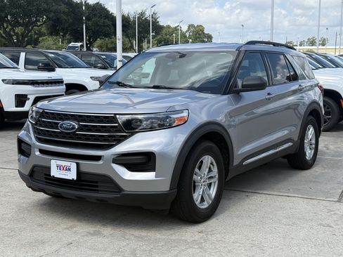 Used 2022 Ford Explorer XLT RWD image 9