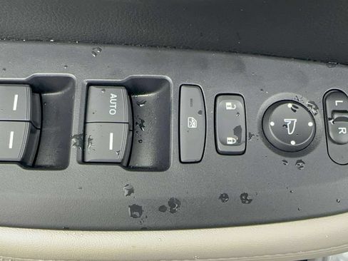 Certified 2026 Honda HR-V LX image 12