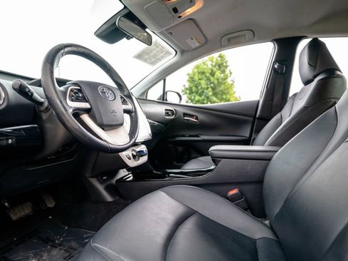 Used 2018 Toyota Prius Prime Premium FWD image 5
