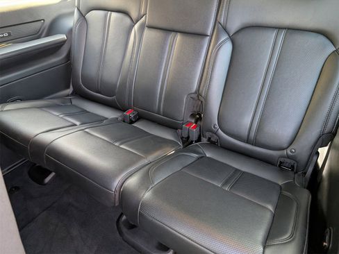 Used 2024 Jeep Wagoneer L 4WD w/ Premium Group I image 11