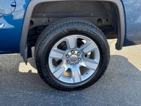 Used 2017 GMC Sierra 1500 SLE w/ SLE Value Package image 9