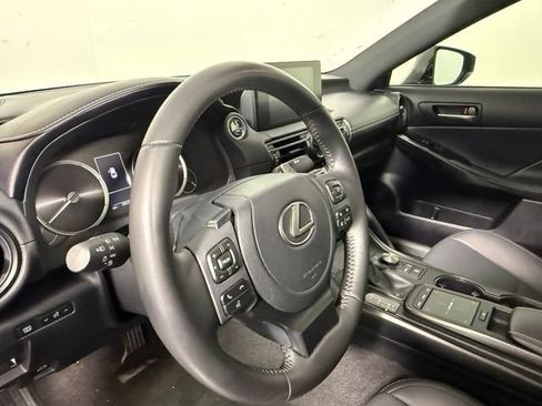 Used 2024 Lexus IS 300 F Sport RWD image 19