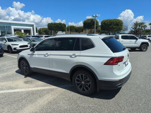 Used 2024 Volkswagen Tiguan SE FWD image 9