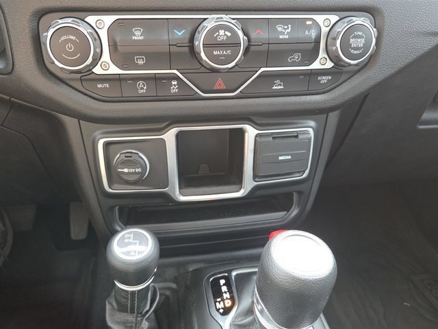 Used 2024 Jeep Gladiator Sport AWD/4WD image 19