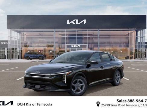 New 2025 Kia K4 LXS image 1