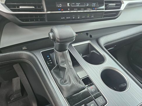 Used 2025 Toyota Sienna LE image 29