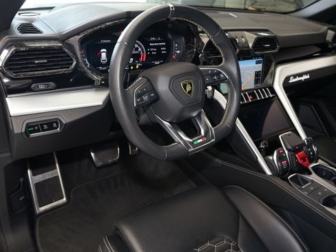 Used 2019 Lamborghini Urus AWD/4WD image 17