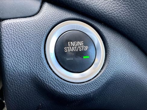 Used 2022 Chevrolet Equinox LT FWD image 30
