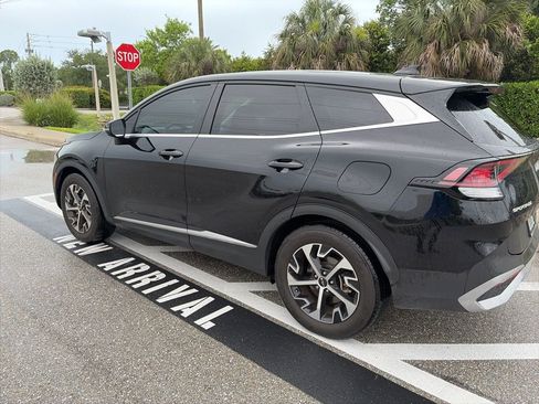 Used 2024 Kia Sportage EX FWD image 3