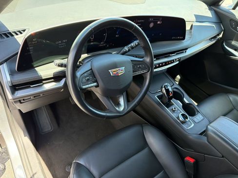 Certified 2025 Cadillac XT4 Premium Luxury FWD image 3