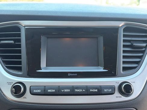 Used 2020 Hyundai Accent SE FWD image 19