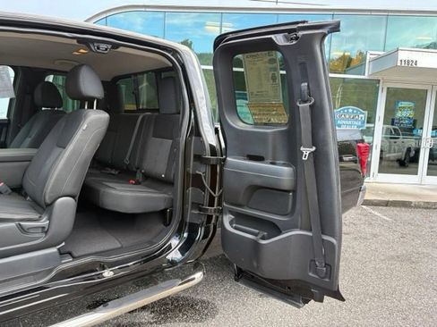 Used 2018 Nissan Titan SV AWD/4WD image 26