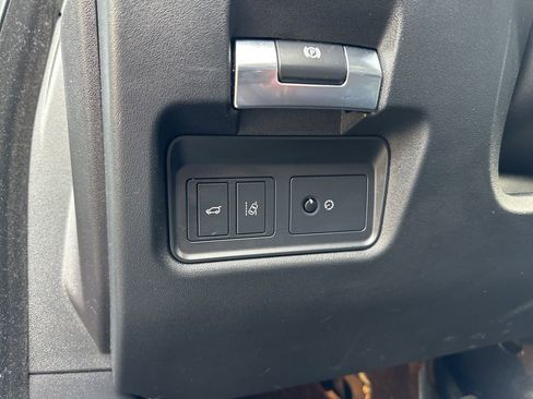 Used 2018 Jaguar E-PACE S image 51