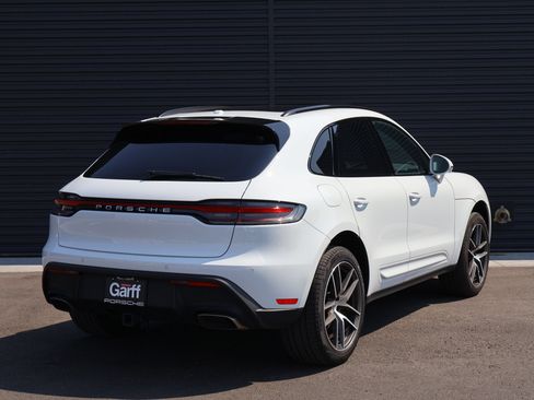 Used 2026 Porsche Macan AWD/4WD image 9