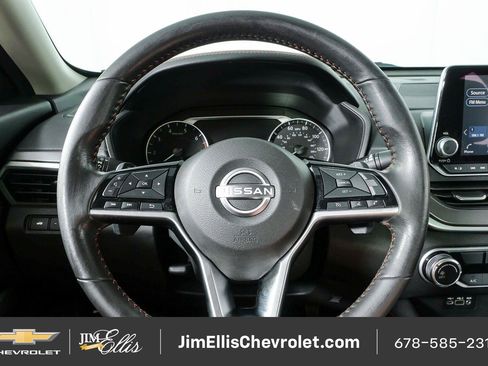 Used 2024 Nissan Altima 2.5 SR FWD image 9