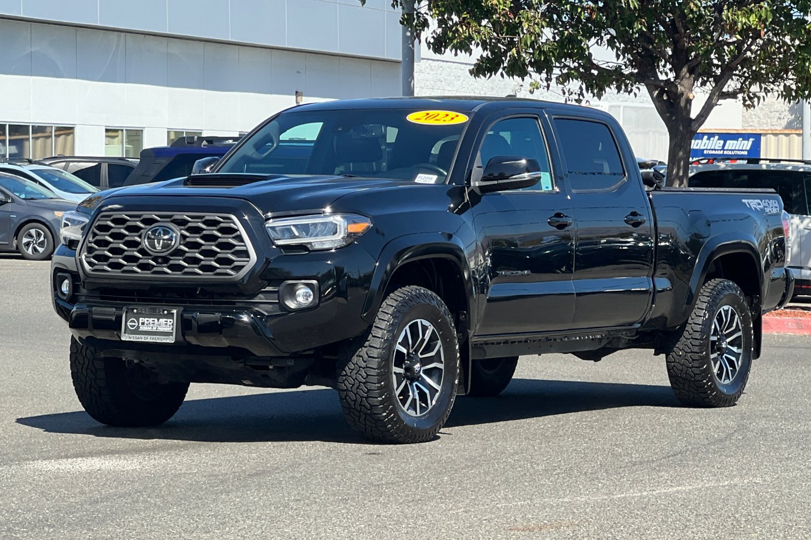 Used 2023 Toyota Tacoma TRD Sport w/ TRD Premium Sport Package AWD/4WD image 8