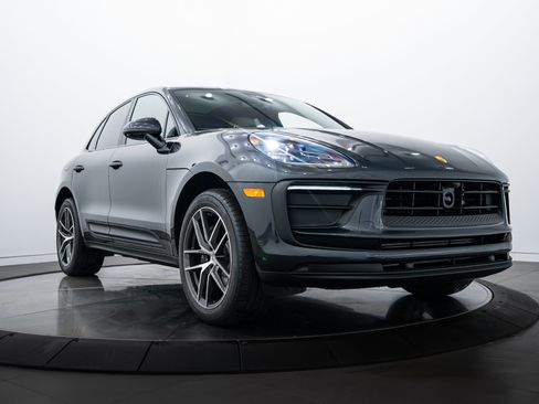 New 2025 Porsche Macan image 9