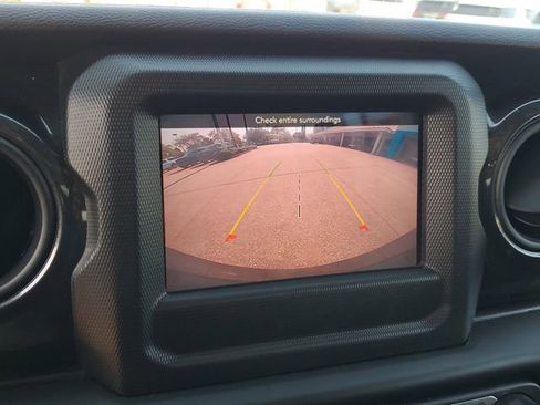 Used 2021 Jeep Wrangler Unlimited Sport AWD/4WD image 22