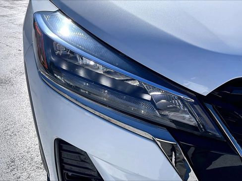 Used 2024 Nissan Kicks SR w/ SR Premium Package image 28