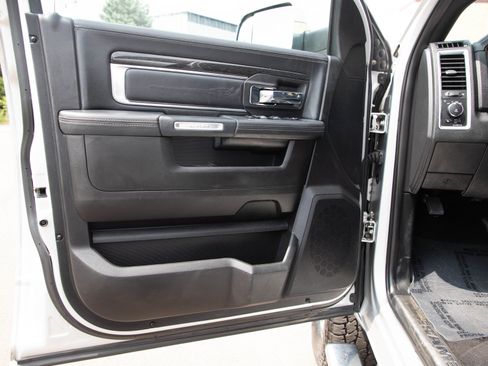 Used 2017 RAM 2500 Limited AWD/4WD image 18