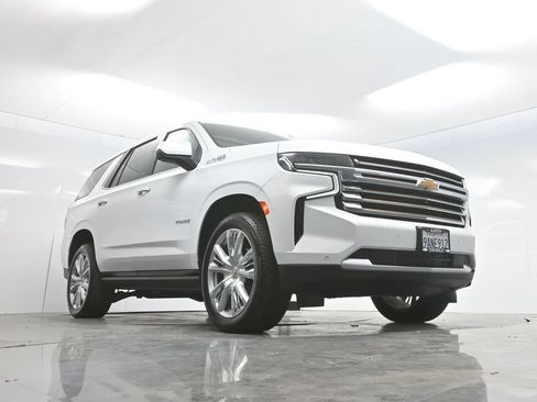 Used 2022 Chevrolet Tahoe High Country w/ Premium Package 2 AWD/4WD image 67