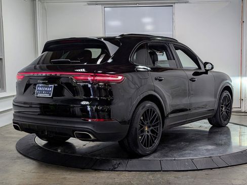 Used 2022 Porsche Cayenne Platinum Edition w/ Premium Package image 9