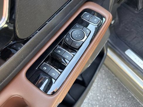 Used 2023 Lincoln Aviator Reserve w/ Equipment Group 201A AWD/4WD image 25