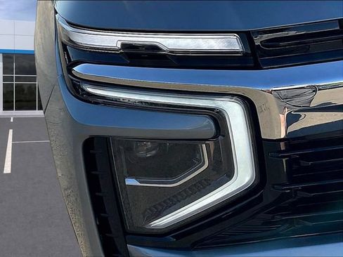 Certified 2025 Chevrolet Suburban LS AWD/4WD image 34