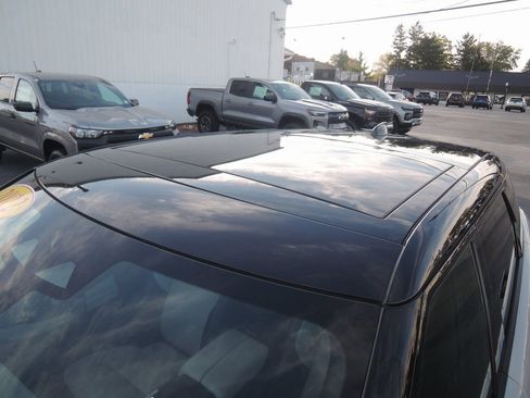 Used 2022 Land Rover Range Rover Evoque R-Dynamic S image 4