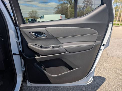 Used 2023 Chevrolet Traverse LT AWD/4WD image 33
