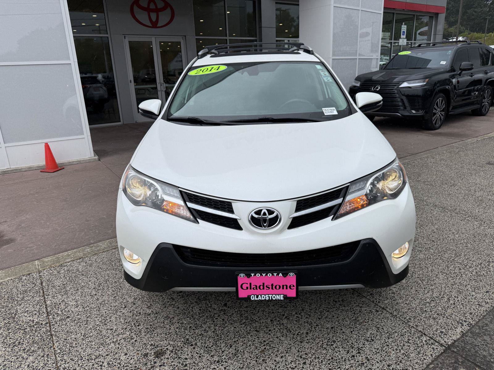 Used 2014 Toyota RAV4 Limited w/ Technology Package AWD/4WD image 8