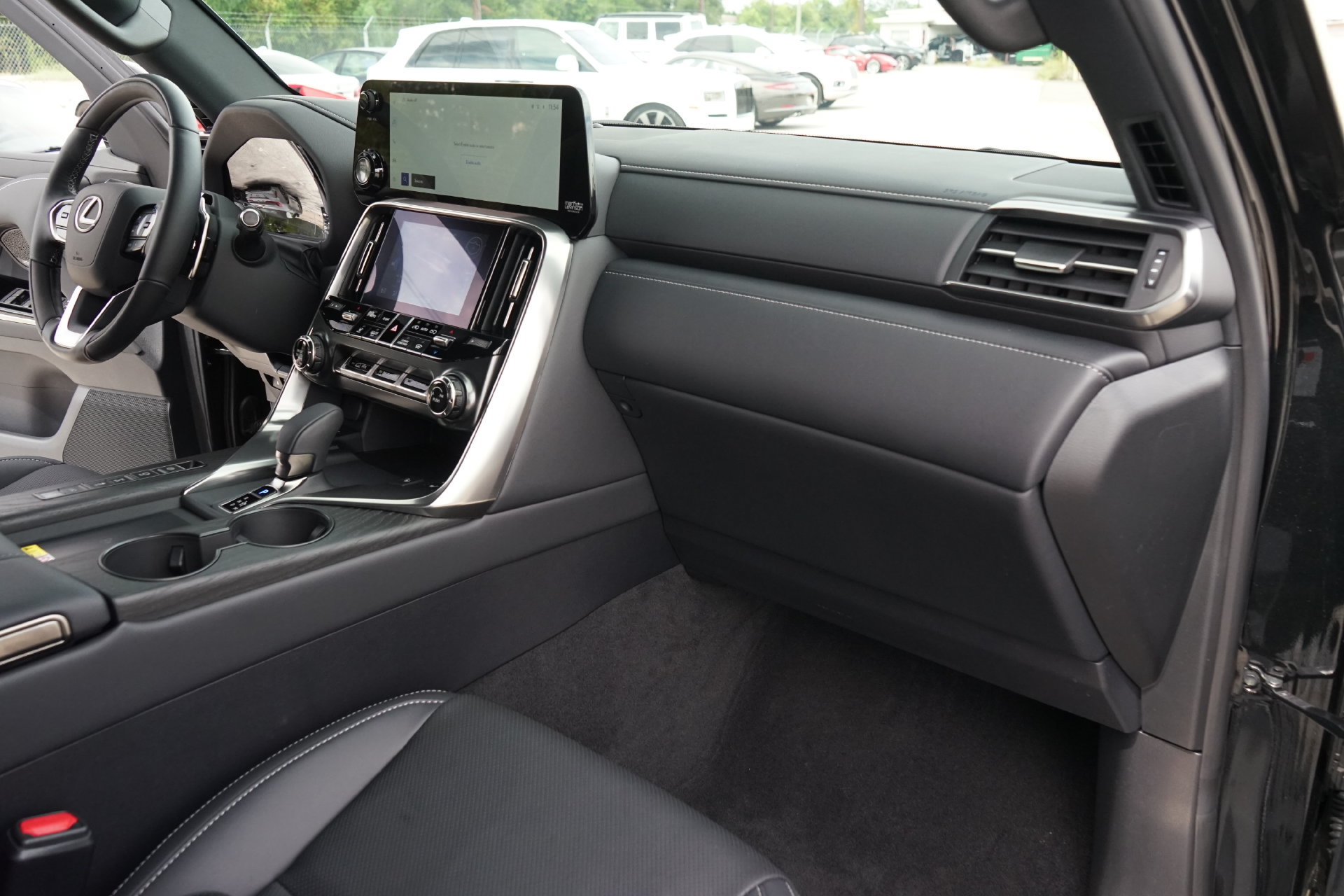 Used 2026 Lexus LX 700h Luxury AWD/4WD image 11