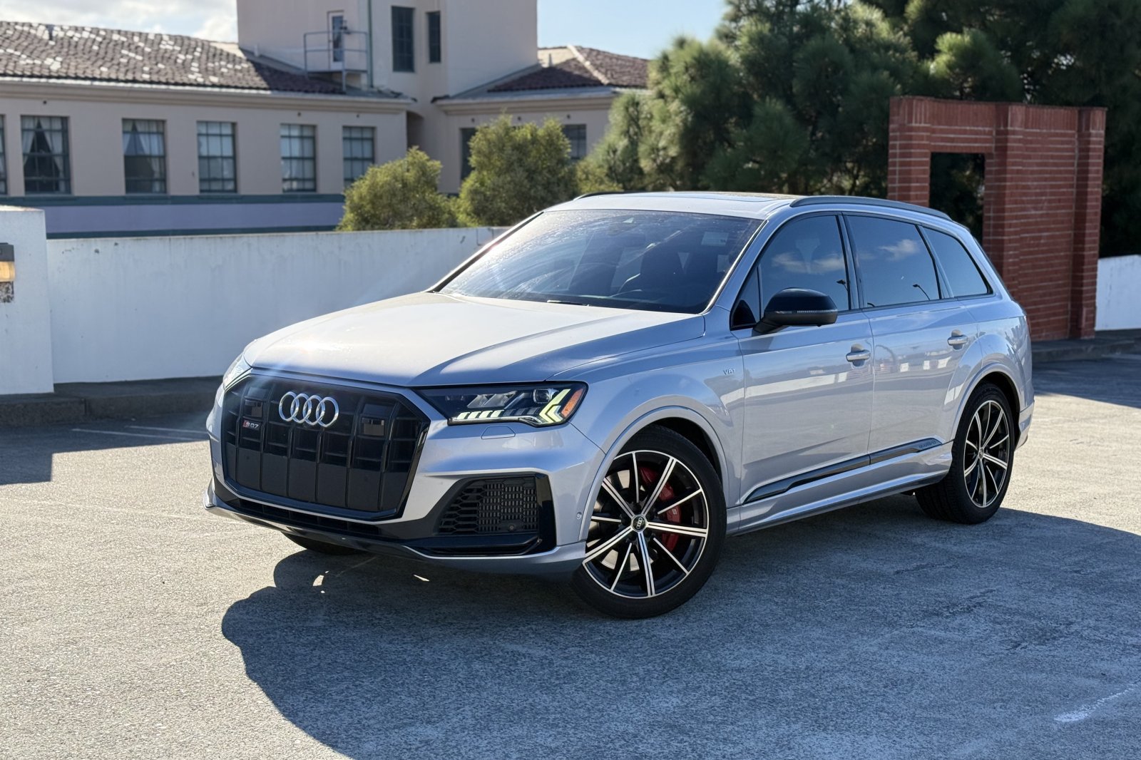 Used 2022 Audi SQ7 Prestige AWD/4WD image 3