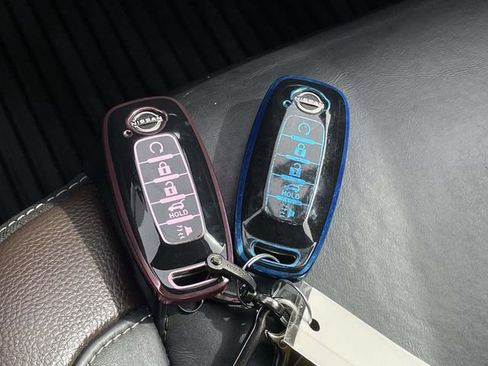 Used 2023 Nissan Pathfinder Platinum w/ Cargo Package image 35