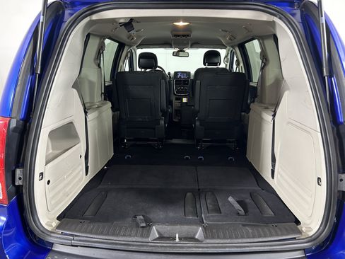 Used 2019 Dodge Grand Caravan SE w/ UConnect Hands-Free Group FWD image 24
