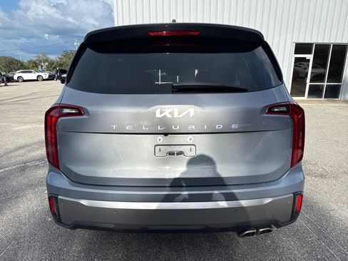 Used 2025 Kia Telluride S FWD image 9