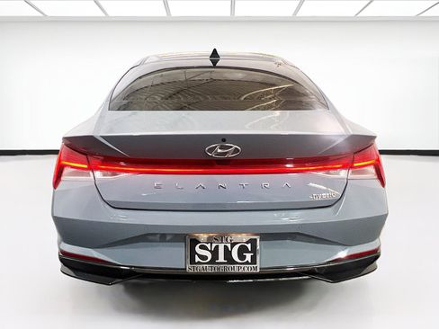 Used 2023 Hyundai Elantra Limited image 5