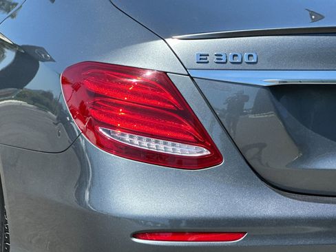 Used 2019 Mercedes-Benz E 300 image 33